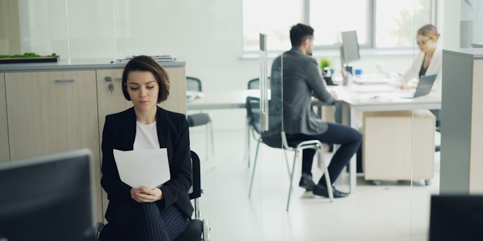 【就職比較】就職率・職業選択肢・生涯年収の差